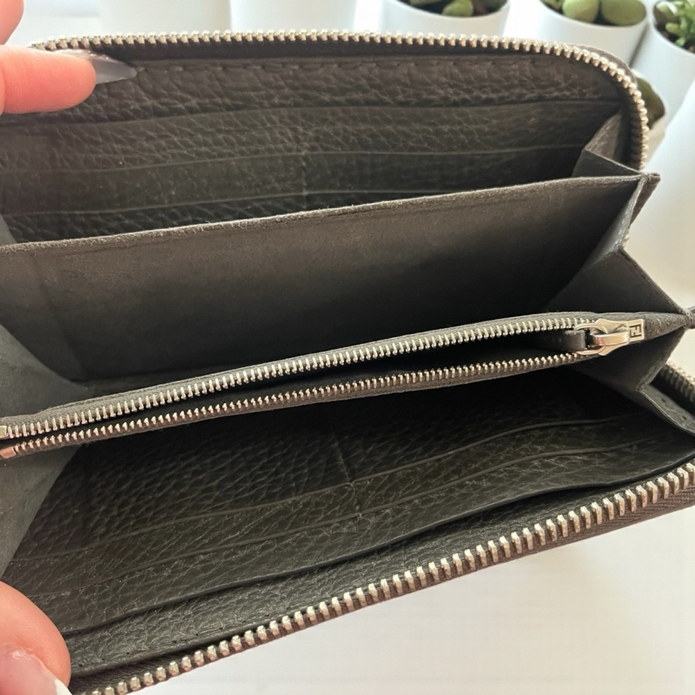 Fendi Roma Grey Leather Wallet - Picture 6 of 10